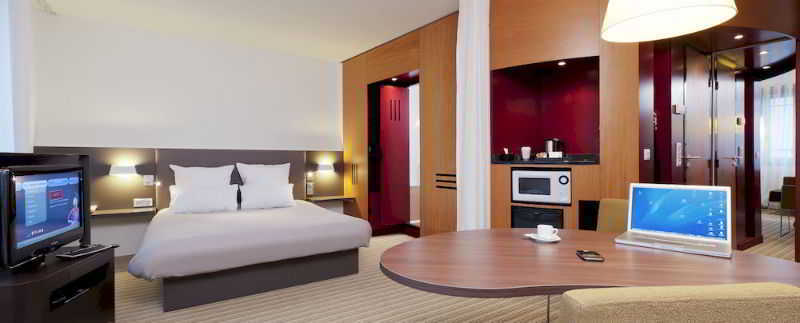B&B Hotel Rueil-Malmaison Gare Exterior foto